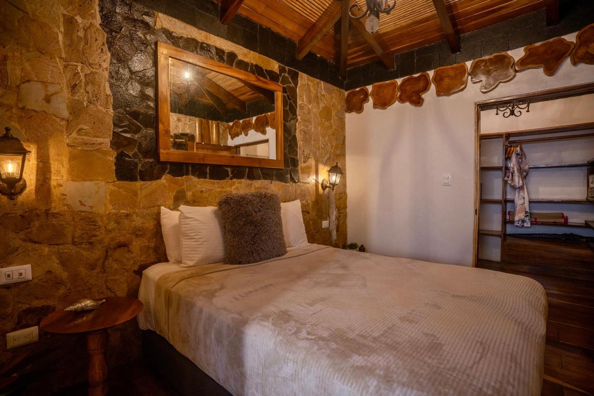 Ocho Artisan Bungalows (Adults Only) Тамариндо Екстериор снимка