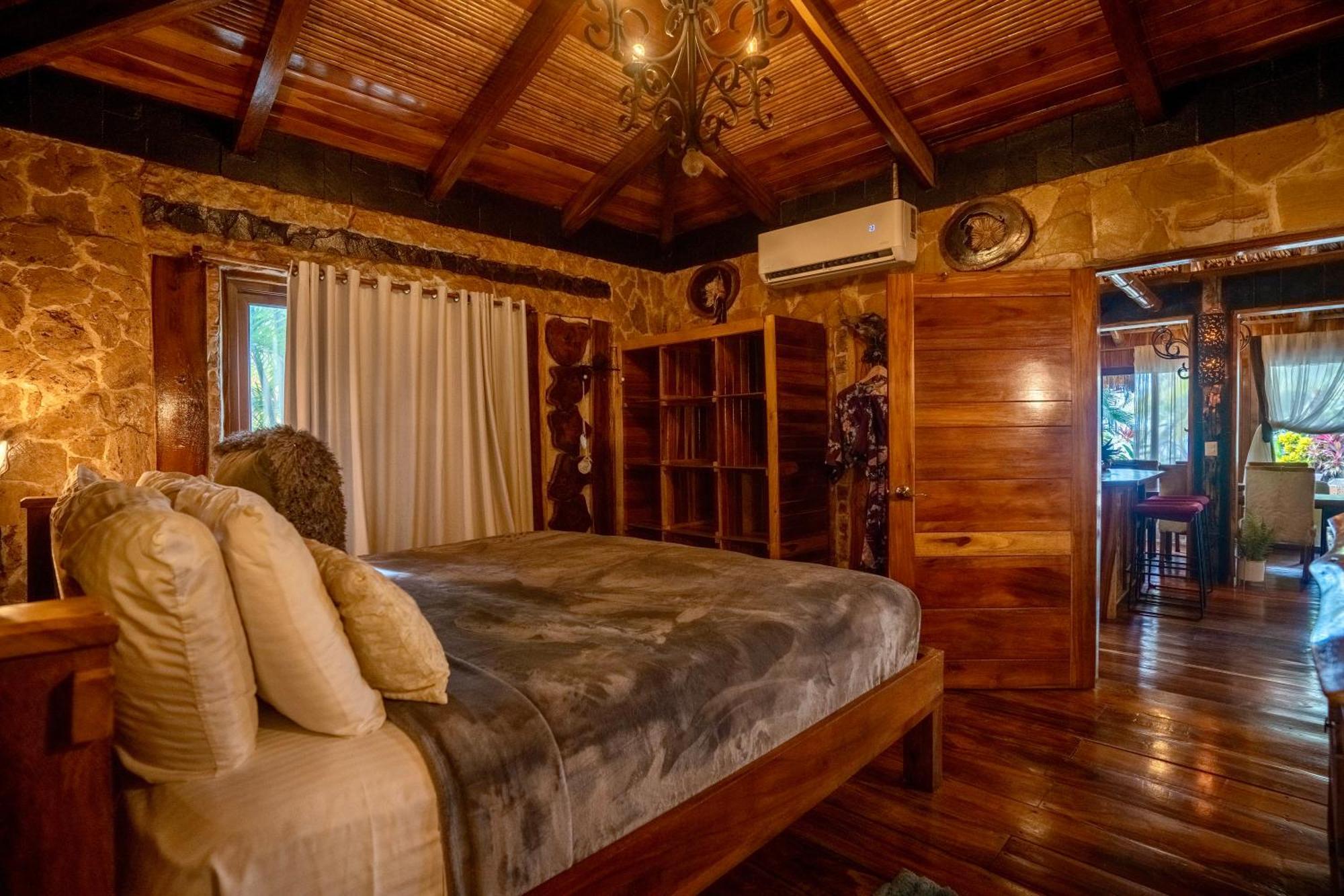 Ocho Artisan Bungalows (Adults Only) Тамариндо Екстериор снимка