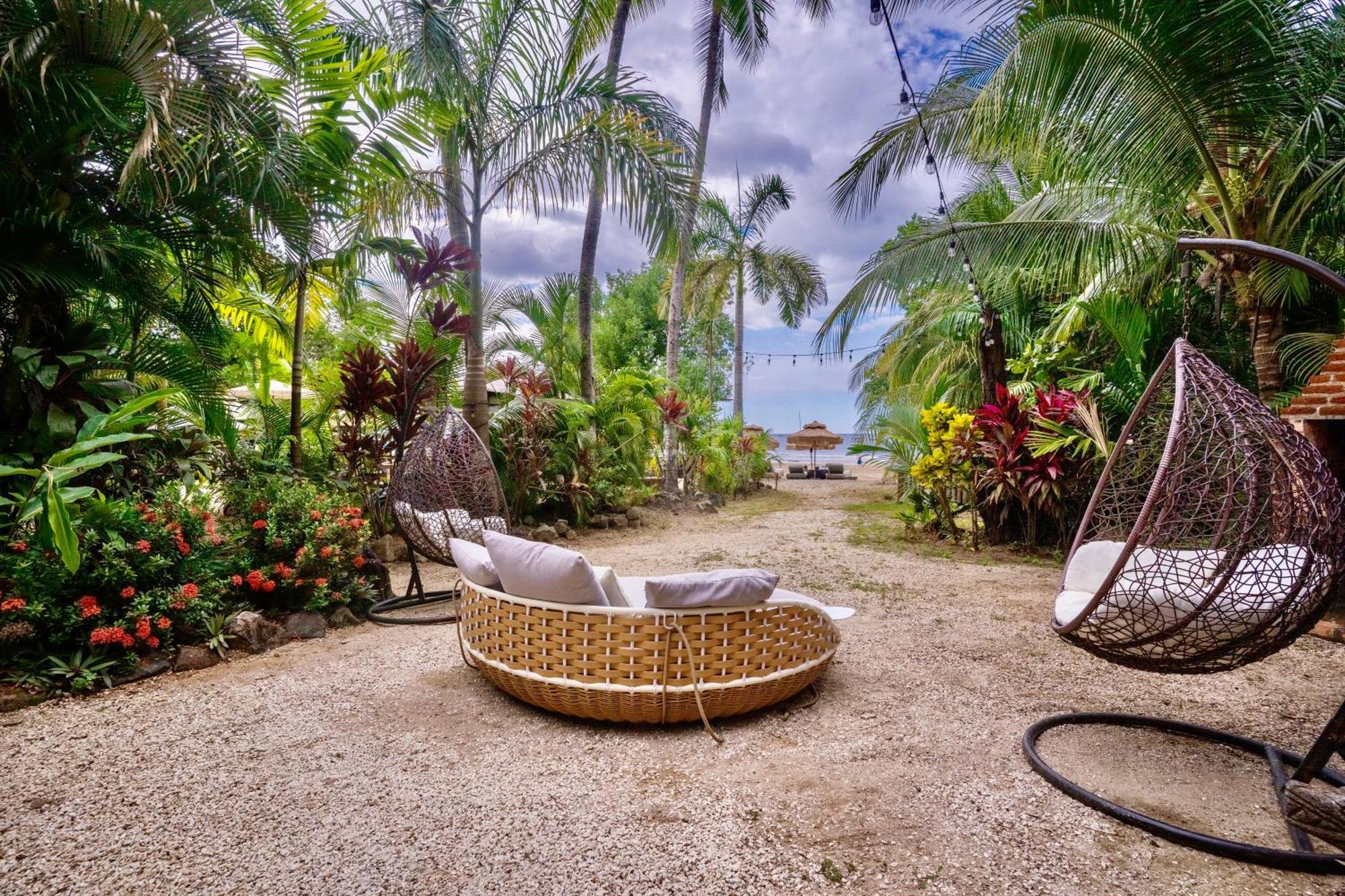 Ocho Artisan Bungalows (Adults Only) Тамариндо Екстериор снимка