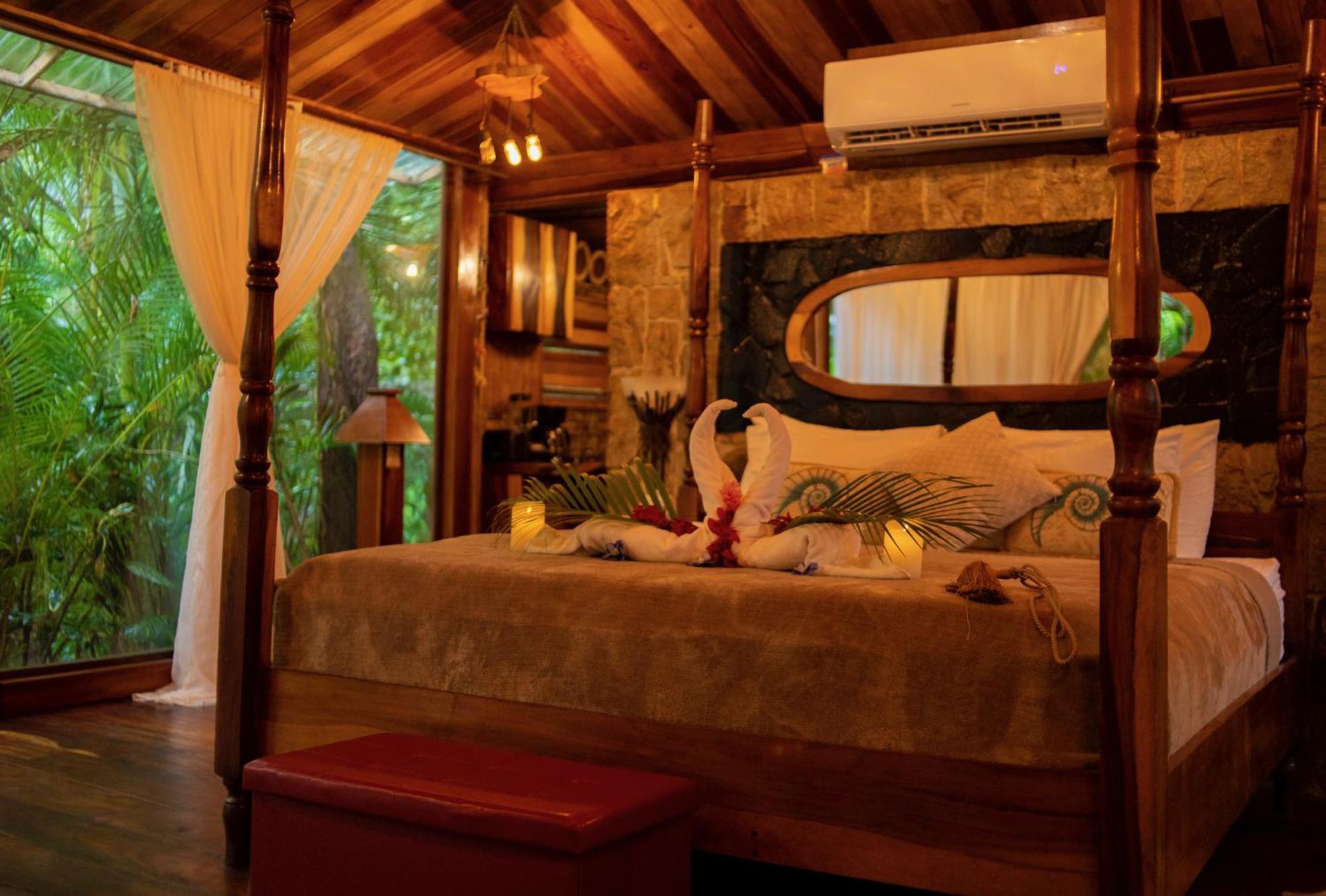 Ocho Artisan Bungalows (Adults Only) Тамариндо Екстериор снимка