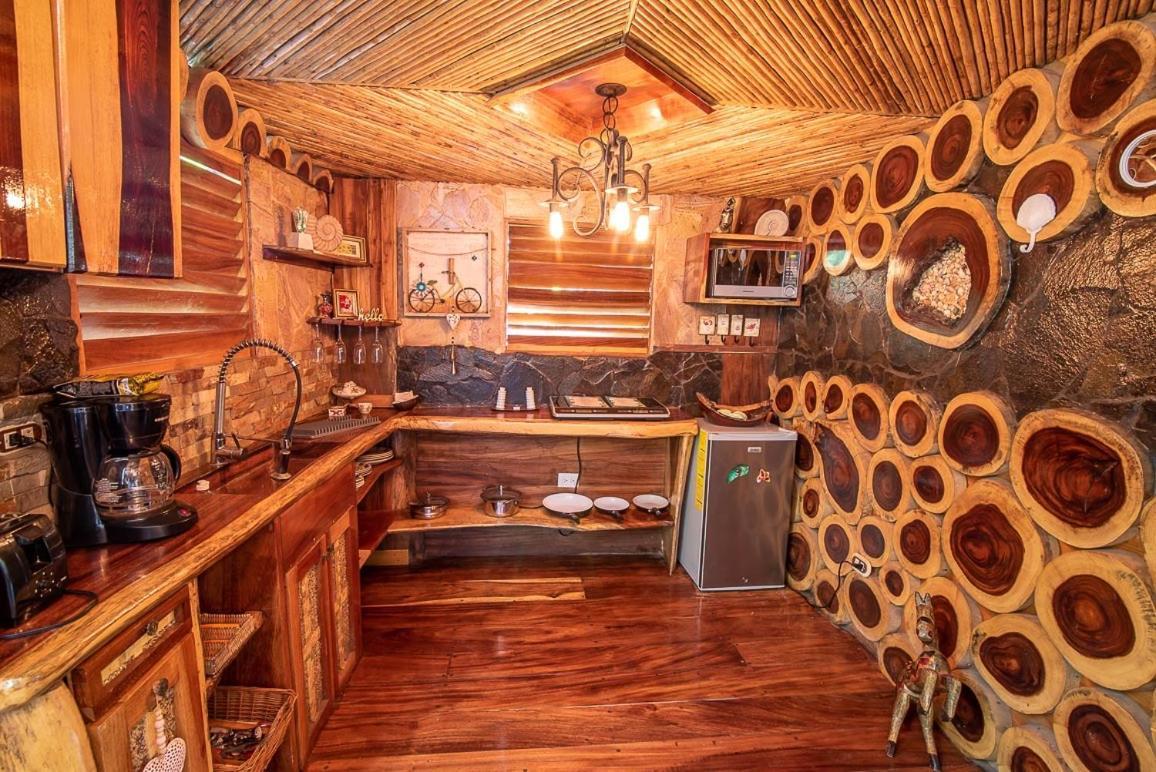 Ocho Artisan Bungalows (Adults Only) Тамариндо Екстериор снимка