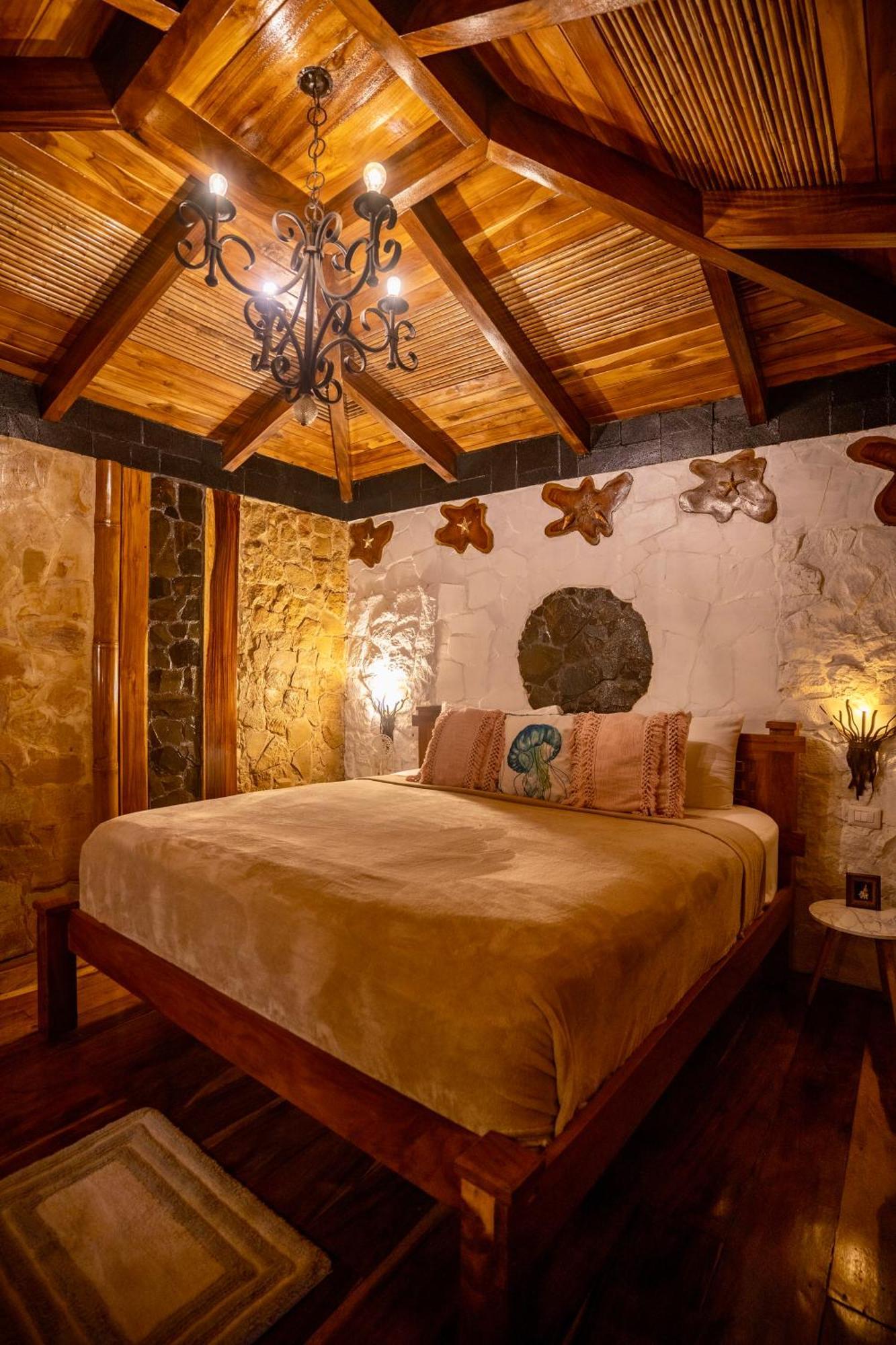 Ocho Artisan Bungalows (Adults Only) Тамариндо Екстериор снимка