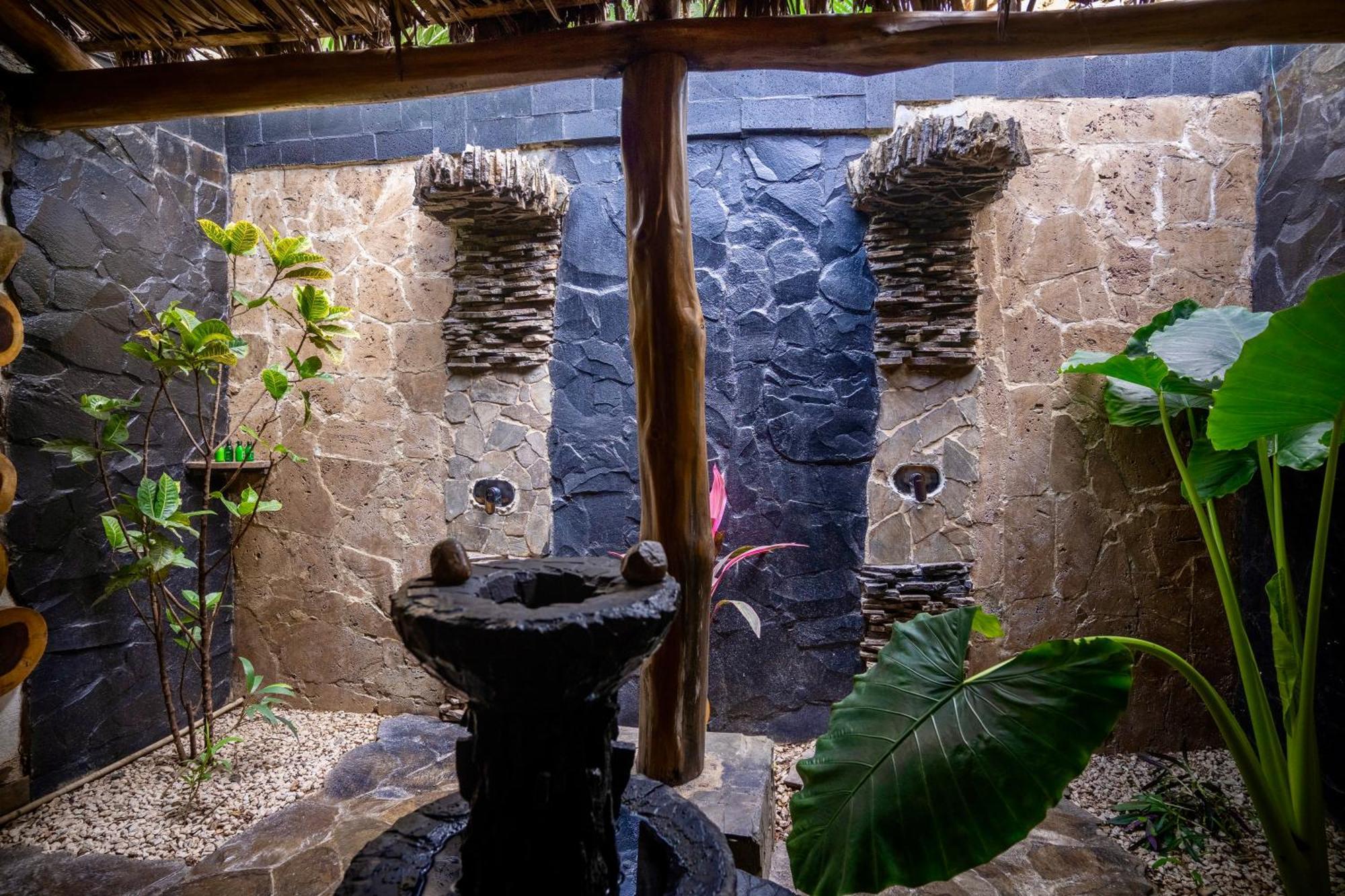 Ocho Artisan Bungalows (Adults Only) Тамариндо Екстериор снимка