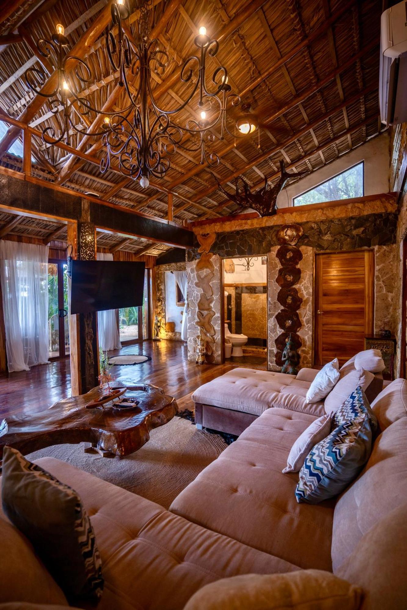 Ocho Artisan Bungalows (Adults Only) Тамариндо Екстериор снимка