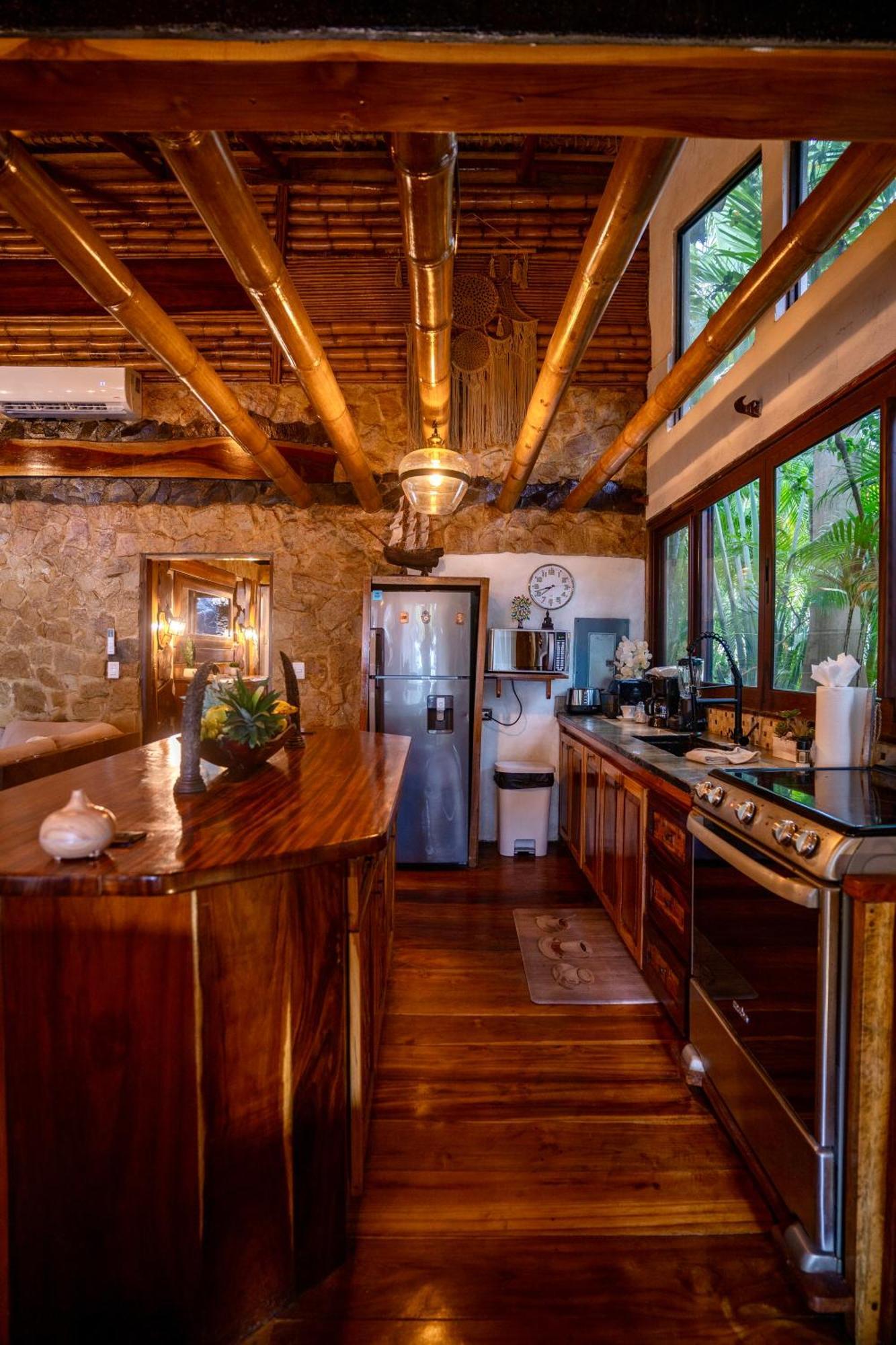 Ocho Artisan Bungalows (Adults Only) Тамариндо Екстериор снимка